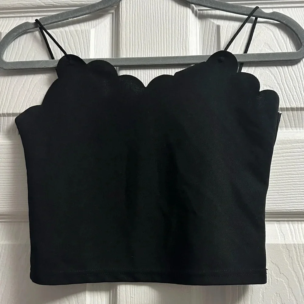 Scalloped Trim Tank